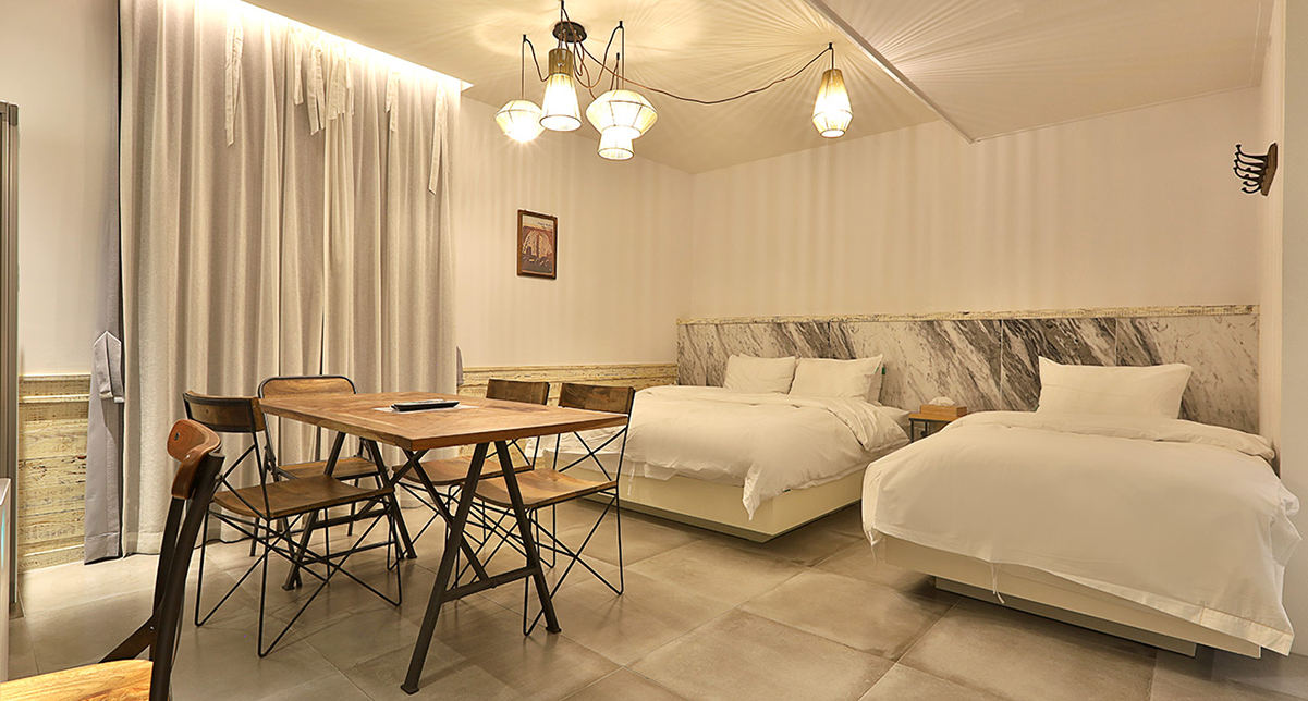 Premium Suite Twin